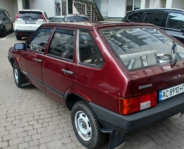 Красный ВАЗ 2109, объемом двигателя 1.5 л и пробегом 102 тыс. км за 2499 $, фото 4 на Automoto.ua