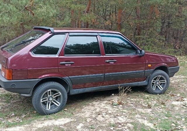 Красный ВАЗ 2109, объемом двигателя 1.6 л и пробегом 250 тыс. км за 2750 $, фото 2 на Automoto.ua