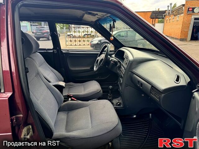 Красный ВАЗ 2109, объемом двигателя 1.6 л и пробегом 185 тыс. км за 1650 $, фото 6 на Automoto.ua