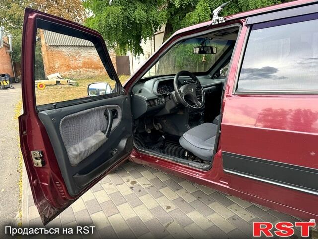 Красный ВАЗ 2109, объемом двигателя 1.6 л и пробегом 185 тыс. км за 1650 $, фото 4 на Automoto.ua