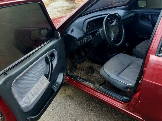 Красный ВАЗ 2109, объемом двигателя 1.6 л и пробегом 201 тыс. км за 1200 $, фото 6 на Automoto.ua