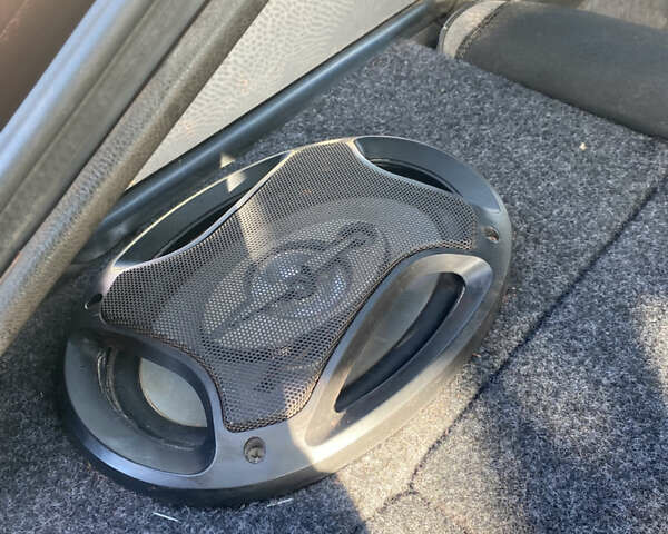 Красный ВАЗ 2109, объемом двигателя 1.6 л и пробегом 437 тыс. км за 1200 $, фото 21 на Automoto.ua