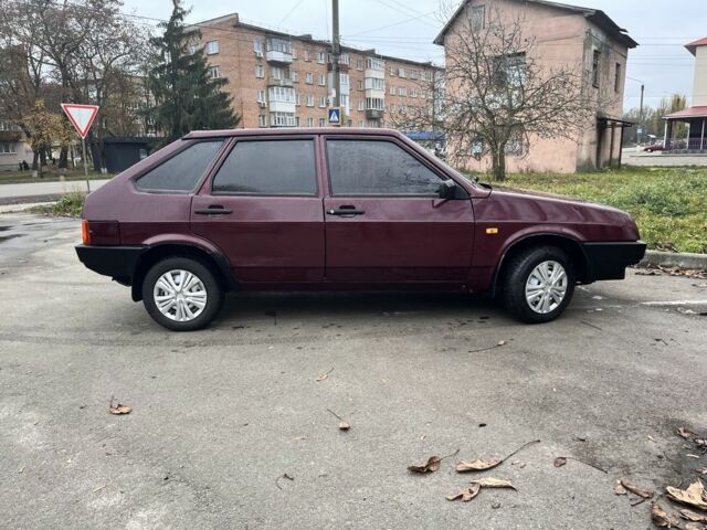 Красный ВАЗ 2109, объемом двигателя 1.6 л и пробегом 176 тыс. км за 2100 $, фото 1 на Automoto.ua