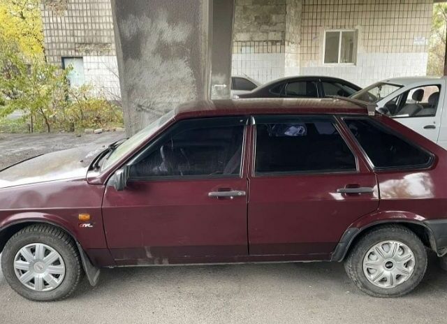 Красный ВАЗ 2109, объемом двигателя 1.6 л и пробегом 199 тыс. км за 1570 $, фото 1 на Automoto.ua