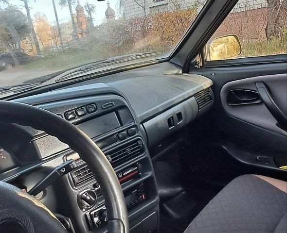 Красный ВАЗ 2109, объемом двигателя 1.6 л и пробегом 174 тыс. км за 2300 $, фото 3 на Automoto.ua