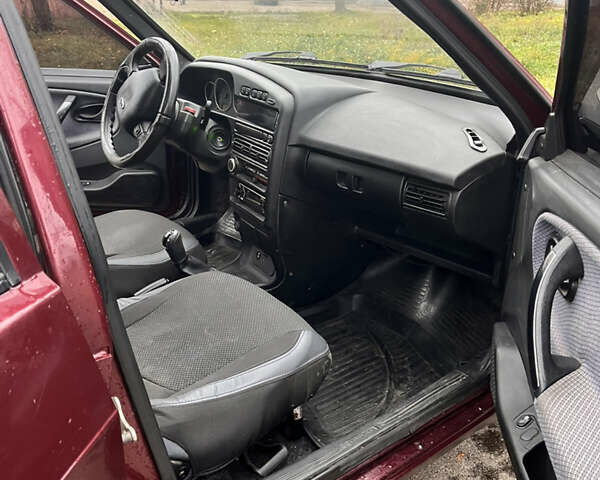 Красный ВАЗ 2109, объемом двигателя 1.6 л и пробегом 176 тыс. км за 2100 $, фото 7 на Automoto.ua