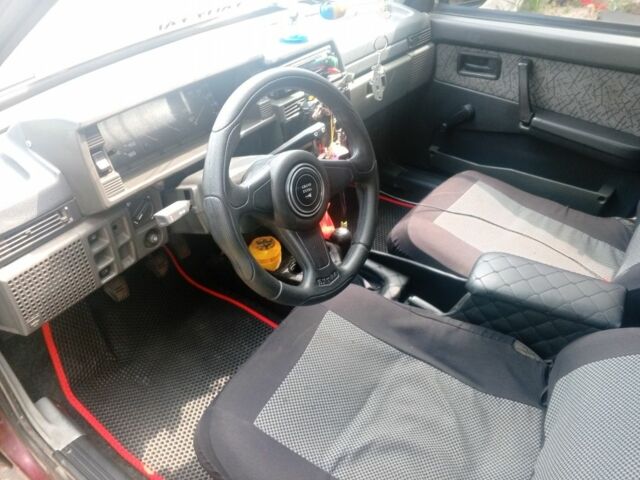 Красный ВАЗ 2109, объемом двигателя 1 л и пробегом 76 тыс. км за 768 $, фото 3 на Automoto.ua