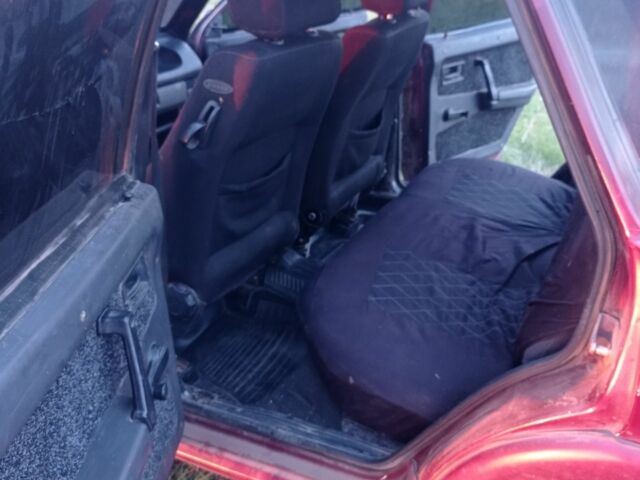 Красный ВАЗ 2109, объемом двигателя 1 л и пробегом 74 тыс. км за 1141 $, фото 12 на Automoto.ua