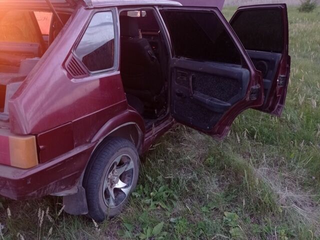 Красный ВАЗ 2109, объемом двигателя 1 л и пробегом 74 тыс. км за 1141 $, фото 7 на Automoto.ua