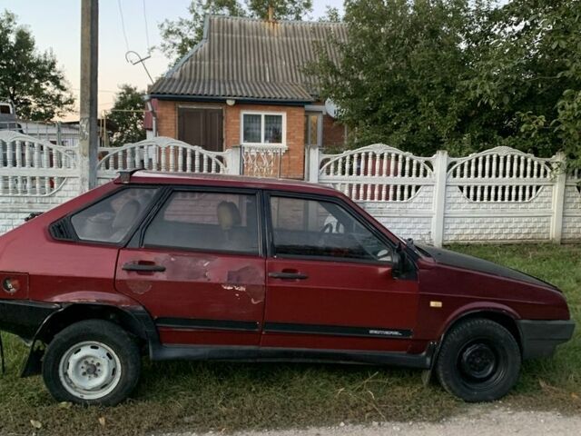 Красный ВАЗ 2109, объемом двигателя 0 л и пробегом 300 тыс. км за 525 $, фото 4 на Automoto.ua