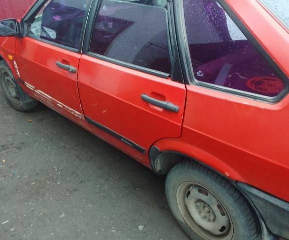 Красный ВАЗ 2109, объемом двигателя 1.3 л и пробегом 80 тыс. км за 1300 $, фото 2 на Automoto.ua