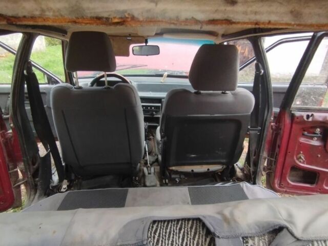 Красный ВАЗ 2109, объемом двигателя 1.5 л и пробегом 400 тыс. км за 500 $, фото 4 на Automoto.ua