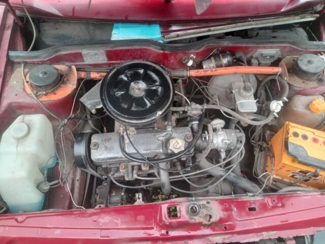 ВАЗ 2109 1988 в Кропивницком (Кировограде) на Automoto.ua Красный ВАЗ 2109, объемом двигателя 0 л и пробегом 100 тыс. км за 720 $, фото 5 на Automoto.ua