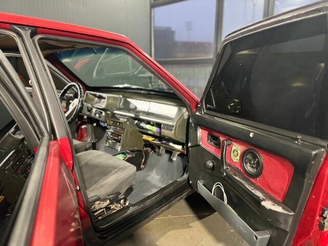 Красный ВАЗ 2109, объемом двигателя 1.5 л и пробегом 3 тыс. км за 1000 $, фото 3 на Automoto.ua