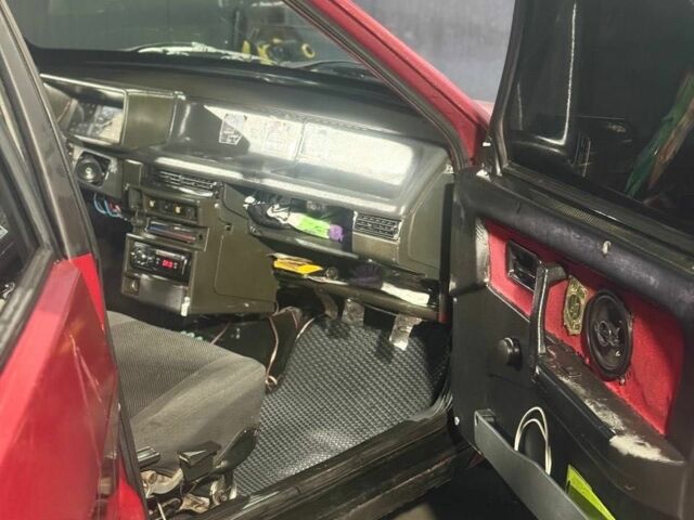 Красный ВАЗ 2109, объемом двигателя 1.5 л и пробегом 3 тыс. км за 1000 $, фото 11 на Automoto.ua