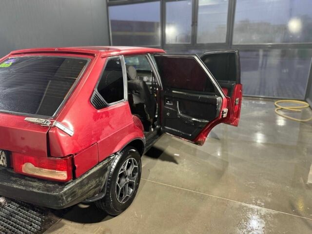 Красный ВАЗ 2109, объемом двигателя 1.5 л и пробегом 3 тыс. км за 1000 $, фото 4 на Automoto.ua