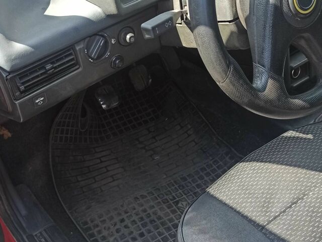 Красный ВАЗ 2109, объемом двигателя 1.5 л и пробегом 100 тыс. км за 949 $, фото 3 на Automoto.ua