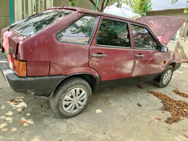 Красный ВАЗ 2109, объемом двигателя 1.5 л и пробегом 500 тыс. км за 900 $, фото 5 на Automoto.ua