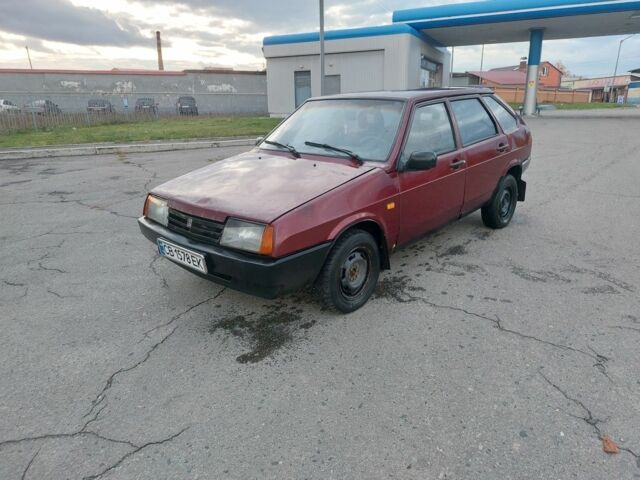 Красный ВАЗ 2109, объемом двигателя 1.5 л и пробегом 1000 тыс. км за 700 $, фото 1 на Automoto.ua