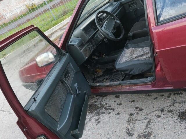 Красный ВАЗ 2109, объемом двигателя 1.5 л и пробегом 1000 тыс. км за 700 $, фото 2 на Automoto.ua