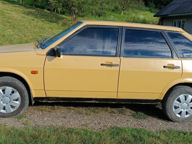 Желтый ВАЗ 2109, объемом двигателя 1.3 л и пробегом 93 тыс. км за 800 $, фото 1 на Automoto.ua