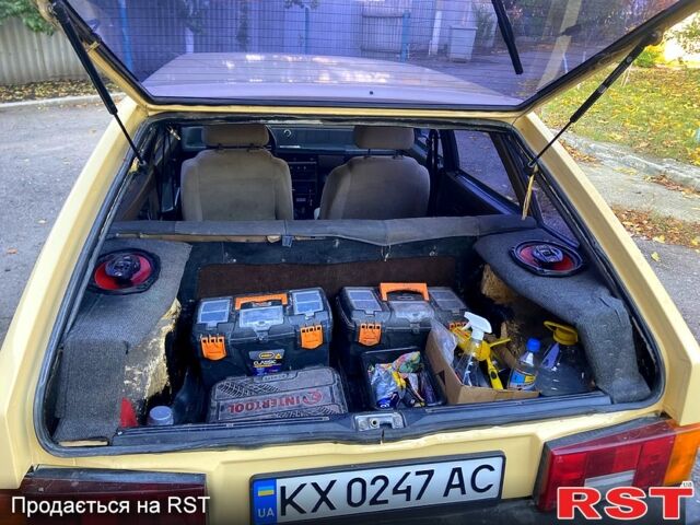 Желтый ВАЗ 2109, объемом двигателя 1.5 л и пробегом 0 тыс. км за 1700 $, фото 7 на Automoto.ua