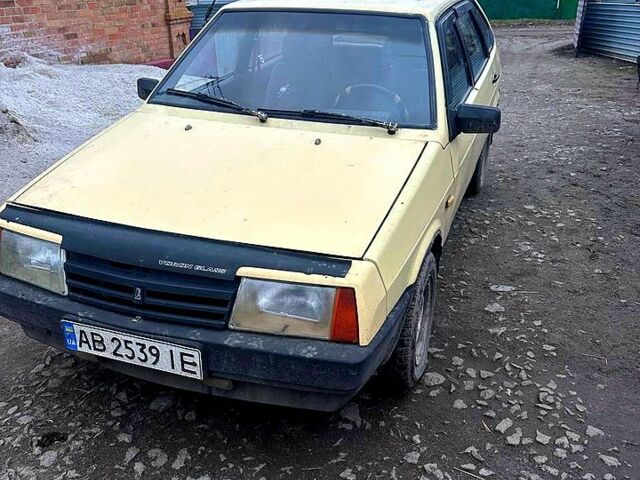 Желтый ВАЗ 2109, объемом двигателя 1.3 л и пробегом 500 тыс. км за 1100 $, фото 3 на Automoto.ua