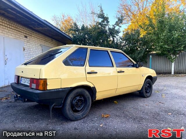 Желтый ВАЗ 2109, объемом двигателя 1.5 л и пробегом 0 тыс. км за 1700 $, фото 4 на Automoto.ua