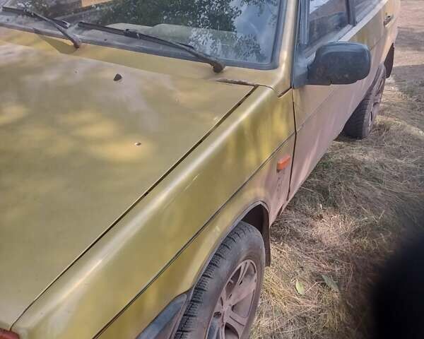 Желтый ВАЗ 2109, объемом двигателя 1.3 л и пробегом 960 тыс. км за 1200 $, фото 2 на Automoto.ua