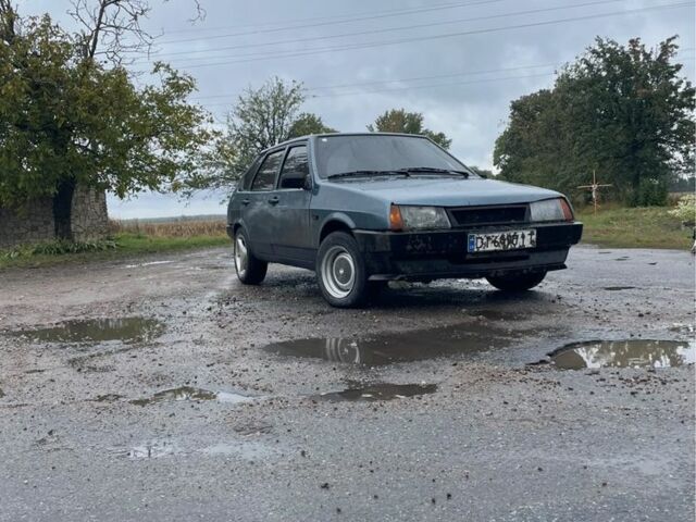 Серый ВАЗ 2109, объемом двигателя 1.5 л и пробегом 205 тыс. км за 1100 $, фото 1 на Automoto.ua