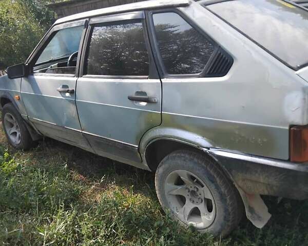 Серый ВАЗ 2109, объемом двигателя 1.5 л и пробегом 90 тыс. км за 700 $, фото 1 на Automoto.ua