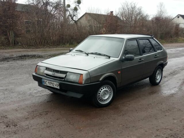 Серый ВАЗ 2109, объемом двигателя 1.3 л и пробегом 330 тыс. км за 516 $, фото 6 на Automoto.ua