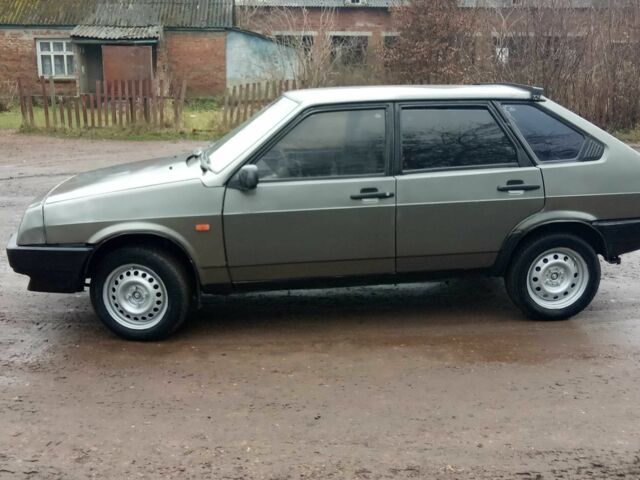 Серый ВАЗ 2109, объемом двигателя 1.3 л и пробегом 330 тыс. км за 516 $, фото 3 на Automoto.ua