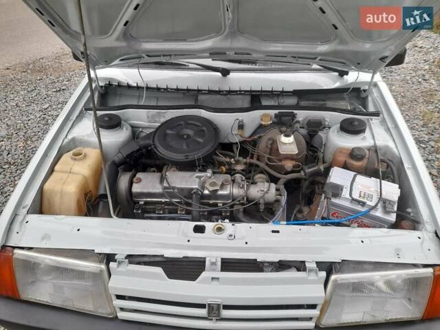 Серый ВАЗ 2109, объемом двигателя 1.5 л и пробегом 75 тыс. км за 1150 $, фото 5 на Automoto.ua
