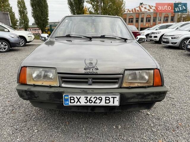 ВАЗ 2109 1990 в Хмельницком на Automoto.ua Серый ВАЗ 2109, объемом двигателя 1.5 л и пробегом 150 тыс. км за 850 $, фото 1 на Automoto.ua