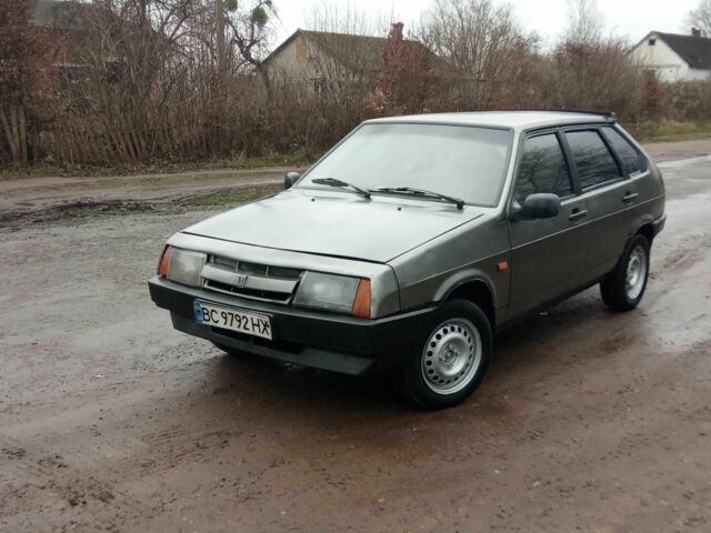 Серый ВАЗ 2109, объемом двигателя 1.3 л и пробегом 330 тыс. км за 516 $, фото 1 на Automoto.ua