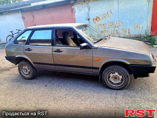 Серый ВАЗ 2109, объемом двигателя 1.5 л и пробегом 240 тыс. км за 900 $, фото 2 на Automoto.ua