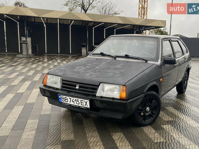 Серый ВАЗ 2109, объемом двигателя 1.5 л и пробегом 300 тыс. км за 700 $, фото 2 на Automoto.ua