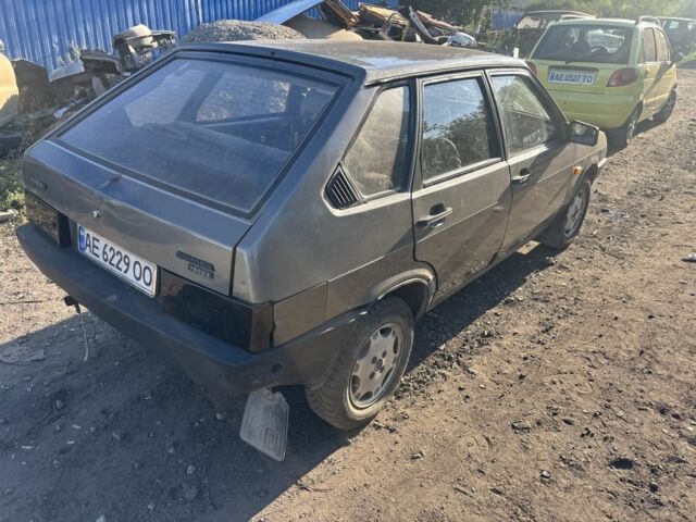 Серый ВАЗ 2109, объемом двигателя 1.5 л и пробегом 200 тыс. км за 558 $, фото 3 на Automoto.ua