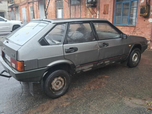 Серый ВАЗ 2109, объемом двигателя 1.5 л и пробегом 100 тыс. км за 1200 $, фото 1 на Automoto.ua