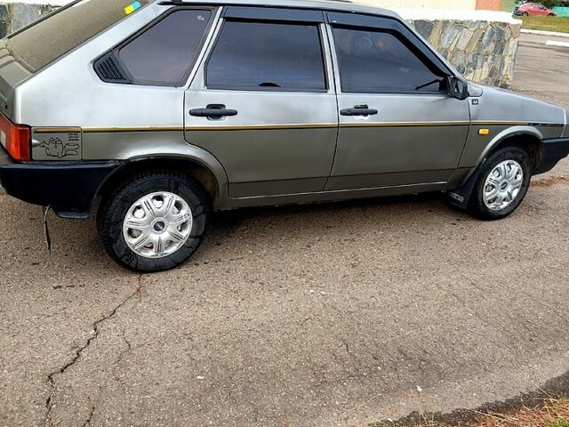 Серый ВАЗ 2109, объемом двигателя 1.5 л и пробегом 200 тыс. км за 1100 $, фото 2 на Automoto.ua