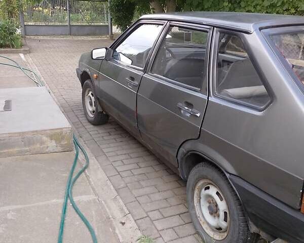 Серый ВАЗ 2109, объемом двигателя 1.5 л и пробегом 181 тыс. км за 1200 $, фото 4 на Automoto.ua