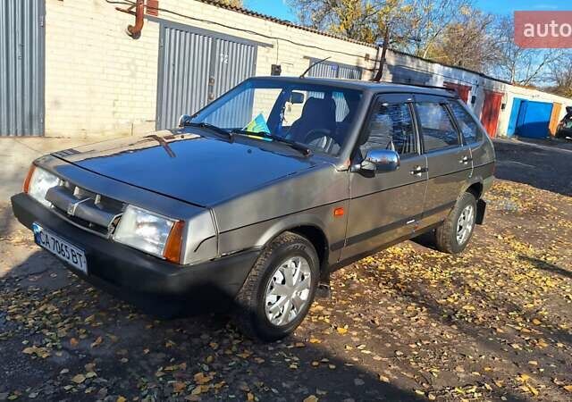 Серый ВАЗ 2109, объемом двигателя 1.3 л и пробегом 180 тыс. км за 1050 $, фото 1 на Automoto.ua