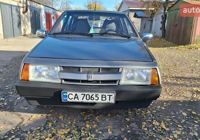 Серый ВАЗ 2109, объемом двигателя 1.3 л и пробегом 180 тыс. км за 1050 $, фото 2 на Automoto.ua