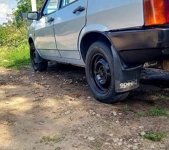 Серый ВАЗ 2109, объемом двигателя 1.6 л и пробегом 180 тыс. км за 840 $, фото 5 на Automoto.ua