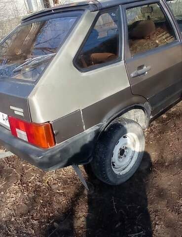 Серый ВАЗ 2109, объемом двигателя 0 л и пробегом 270 тыс. км за 300 $, фото 2 на Automoto.ua