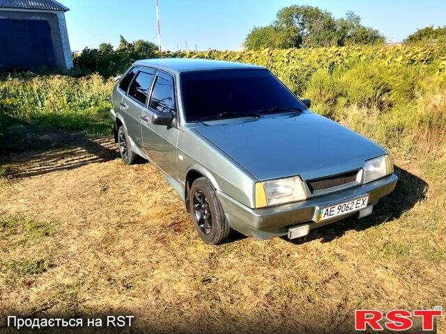 ВАЗ 2109 1992 в Новомосковске на Automoto.ua Серый ВАЗ 2109, объемом двигателя 1.5 л и пробегом 38 тыс. км за 1000 $, фото 1 на Automoto.ua