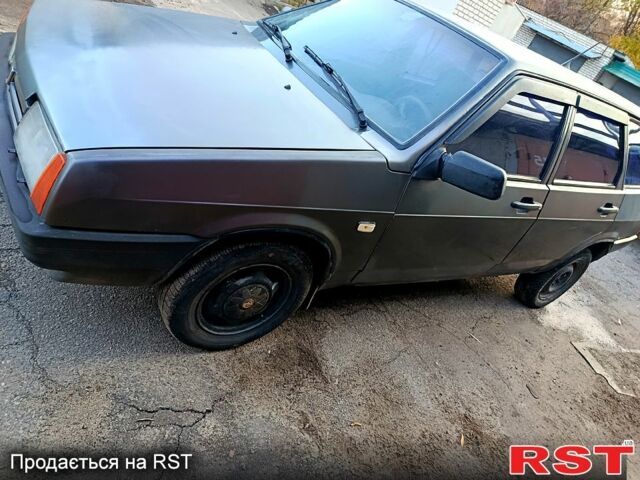 Серый ВАЗ 2109, объемом двигателя 1.5 л и пробегом 203 тыс. км за 700 $, фото 3 на Automoto.ua