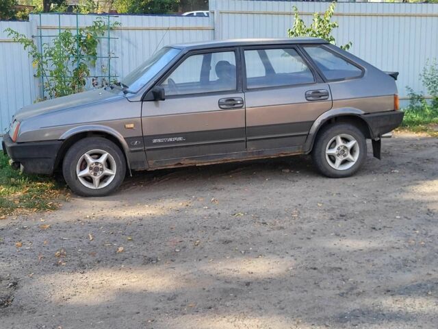 Серый ВАЗ 2109, объемом двигателя 1.5 л и пробегом 999 тыс. км за 800 $, фото 1 на Automoto.ua