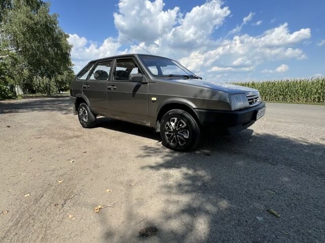 Серый ВАЗ 2109, объемом двигателя 1.5 л и пробегом 1000 тыс. км за 1500 $, фото 1 на Automoto.ua